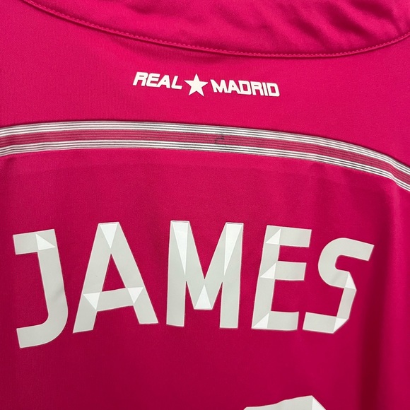 Real Madrid alternative  jersey - Picture 5 of 12